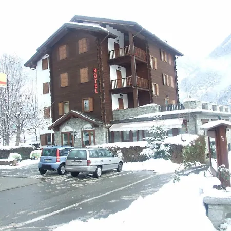 Mont Nery Отель