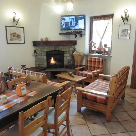 Mont Nery Hotel 2*