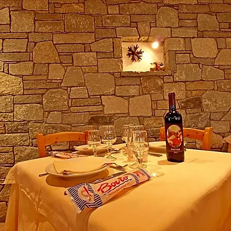 Hotel Mont Nery 2*