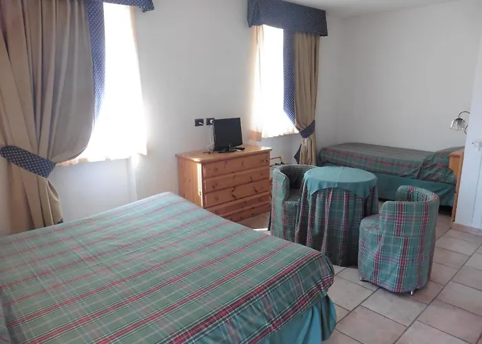 Hotel Mont Nery Challand-Saint-Anselme